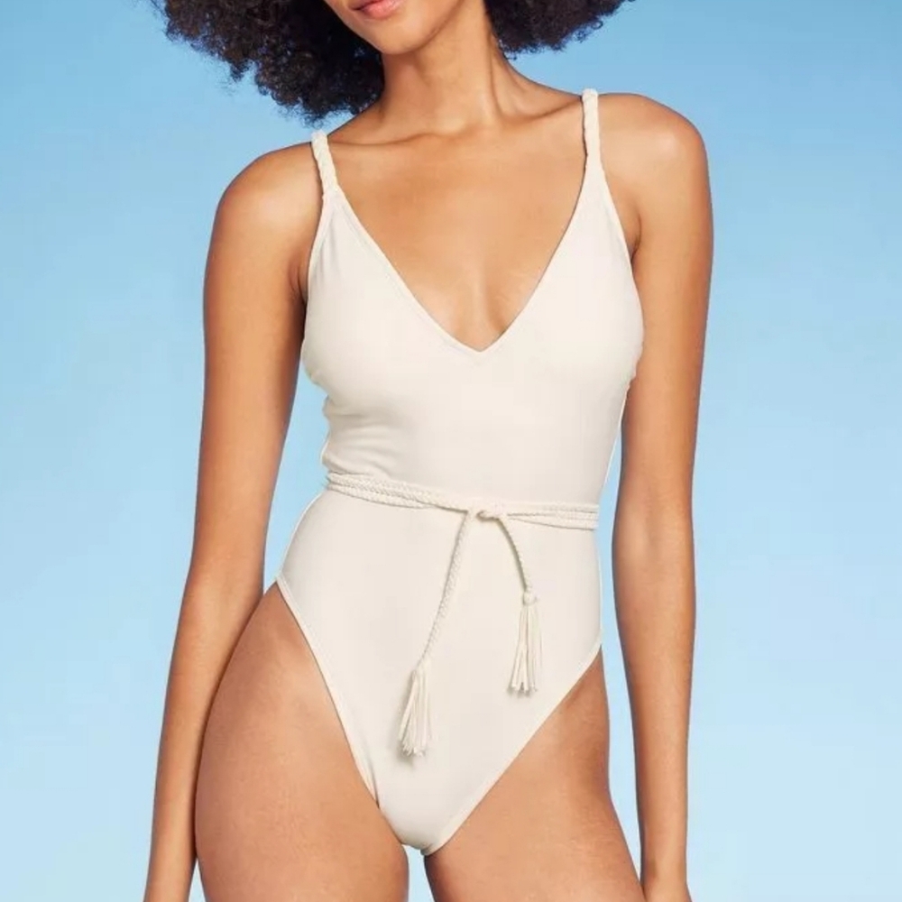 Shade and Shore women's medium Braid belt high leg one piece swimsuit